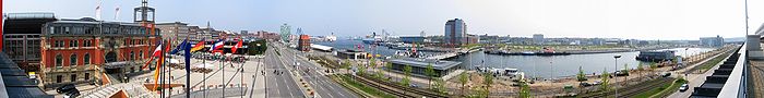 700px-Kiel_Hafen_vom_CAP